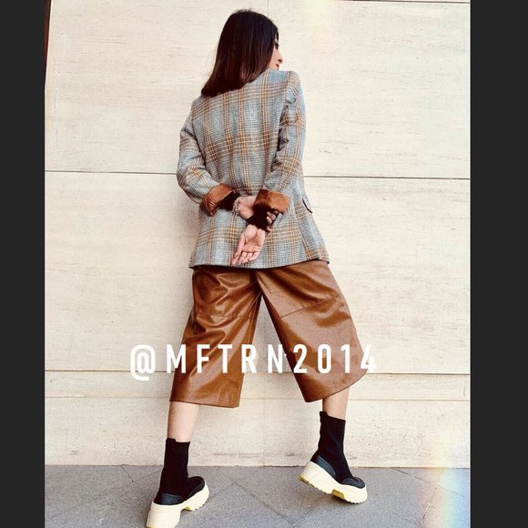 SOLD! ZARA Faux Leather Long Shorts - Picture 12 of 16